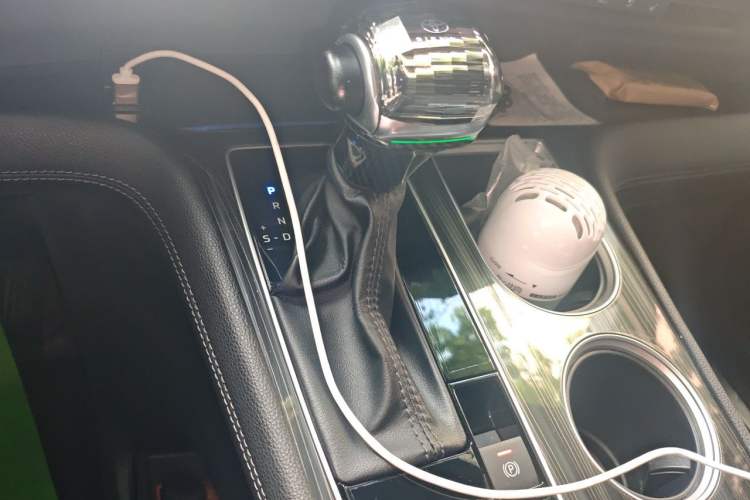 Used Toyota SIENNA 2021 2.5L Hybrid Ultimate Edition Gear Lever