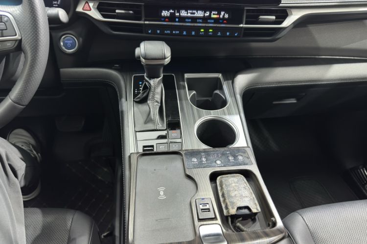 Used Toyota SIENNA 2021 2.5L Hybrid Ultimate Edition Gear Lever