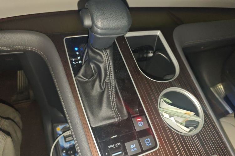 Used Toyota SIENNA 2021 2.5L Hybrid Comfort Edition Gear Lever