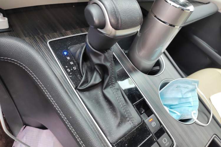 Used Toyota SIENNA 2021 2.5L Hybrid Luxury Edition Gear Lever