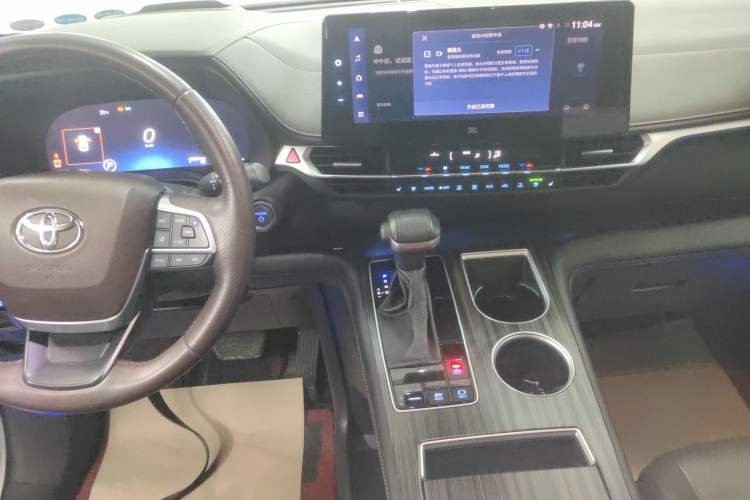 Used Toyota SIENNA 2021 2.5L Hybrid Platinum Edition Gear Lever