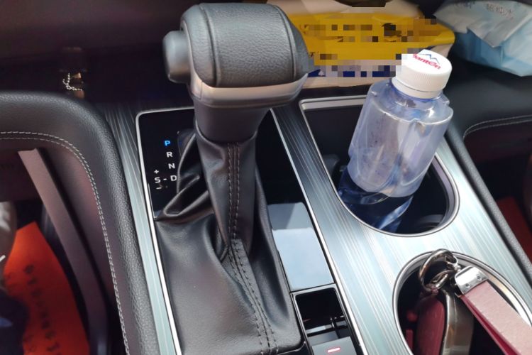 Used Toyota SIENNA 2021 2.5L Hybrid Platinum Edition Gear Lever