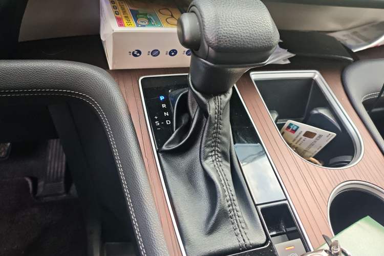Used Toyota SIENNA 2021 2.5L Hybrid Comfort Edition Gear Lever