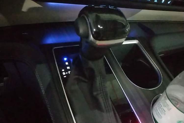 Used Toyota SIENNA 2021 2.5L Hybrid Ultimate Edition Gear Lever