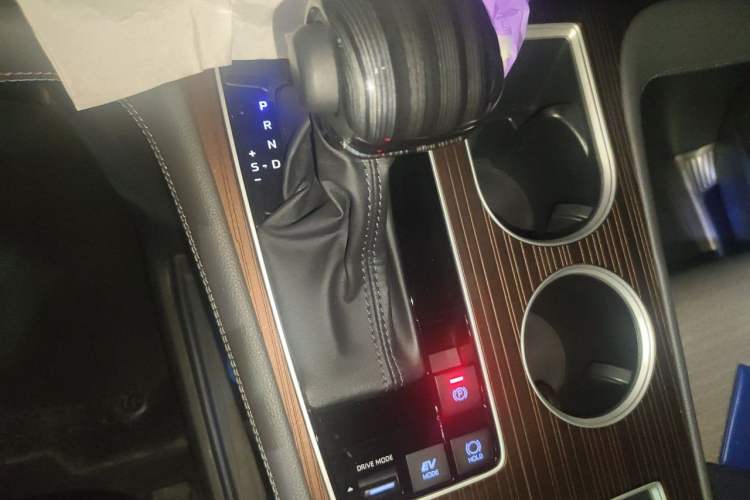 Used Toyota SIENNA 2021 2.5L Hybrid Comfort Edition Gear Lever