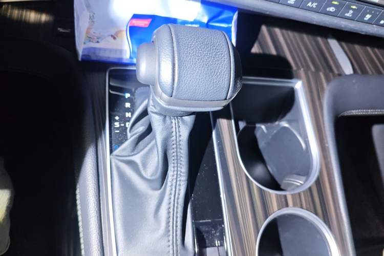 Used Toyota SIENNA 2021 2.5L Hybrid Ultimate Edition Gear Lever