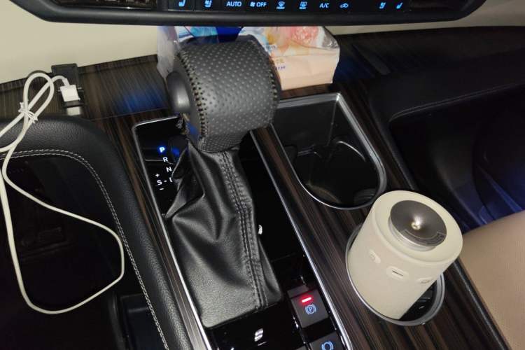 Used Toyota SIENNA 2021 2.5L Hybrid Premium Edition Gear Lever