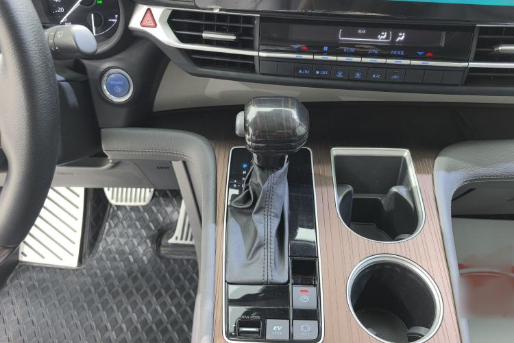 Used Toyota SIENNA 2021 2.5L Hybrid Comfort Edition Gear Lever