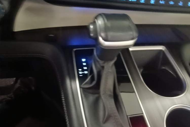 Used Toyota SIENNA 2021 2.5L Hybrid Ultimate Edition Gear Lever