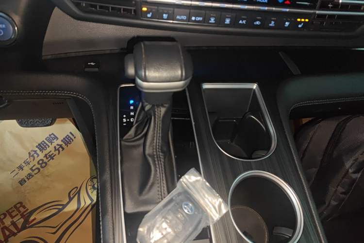 Used Toyota SIENNA 2021 2.5L Hybrid Ultimate Edition Gear Lever