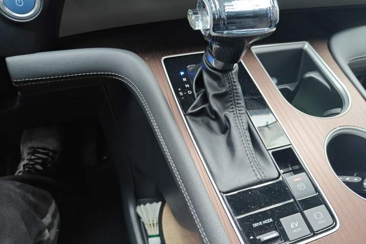 Used Toyota SIENNA 2021 2.5L Hybrid Comfort Edition Gear Lever