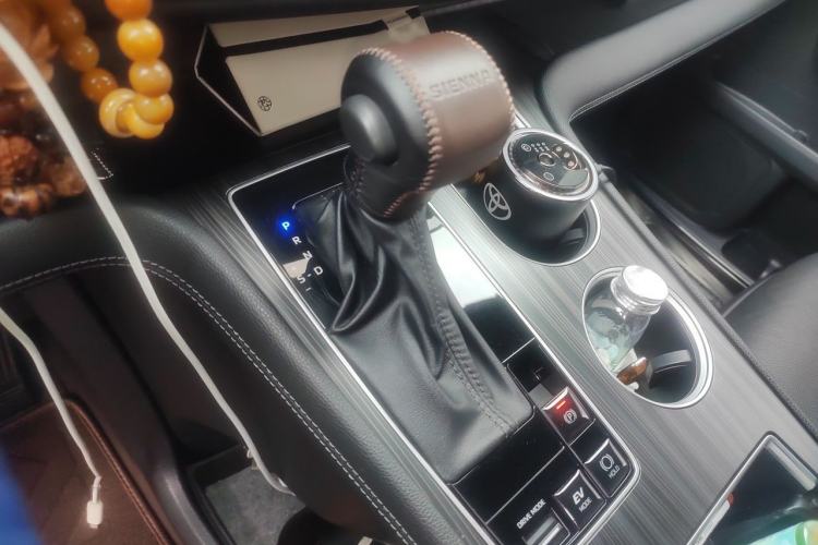 Used Toyota SIENNA 2021 2.5L Hybrid Premium Edition Gear Lever