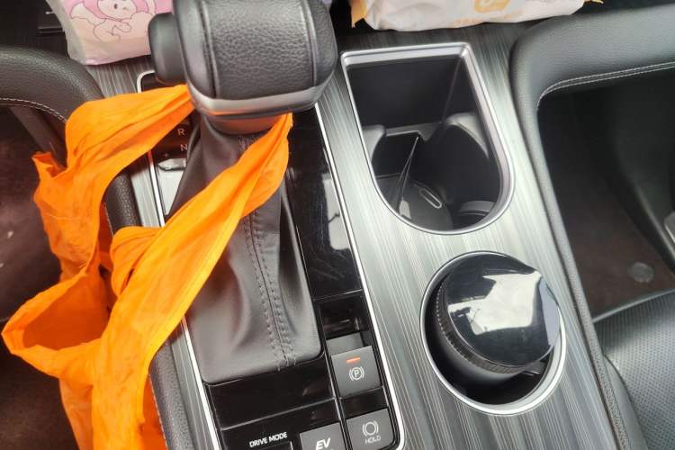 Used Toyota SIENNA 2021 2.5L Hybrid Ultimate Edition Gear Lever