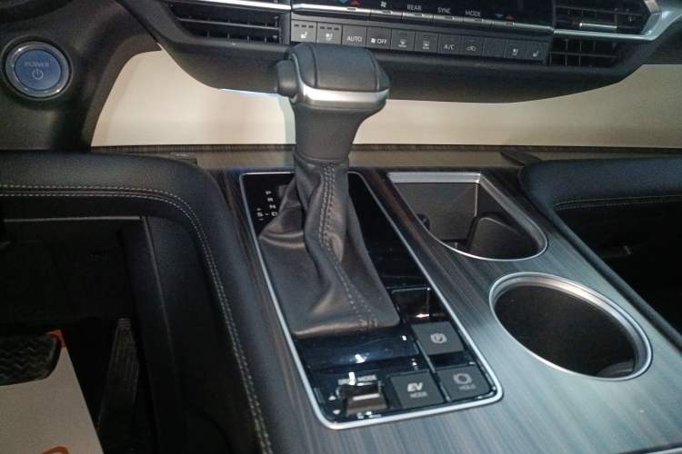 Used Toyota SIENNA 2021 2.5L Hybrid Premium Edition Gear Lever