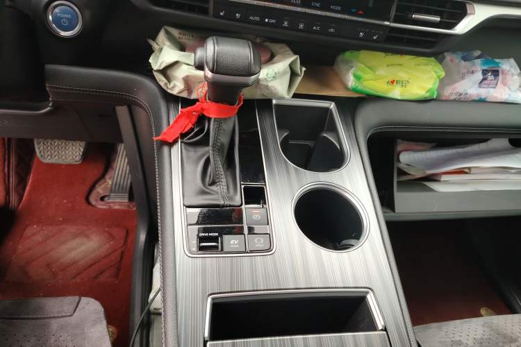 Used Toyota SIENNA 2021 2.5L Hybrid Premium Edition Gear Lever