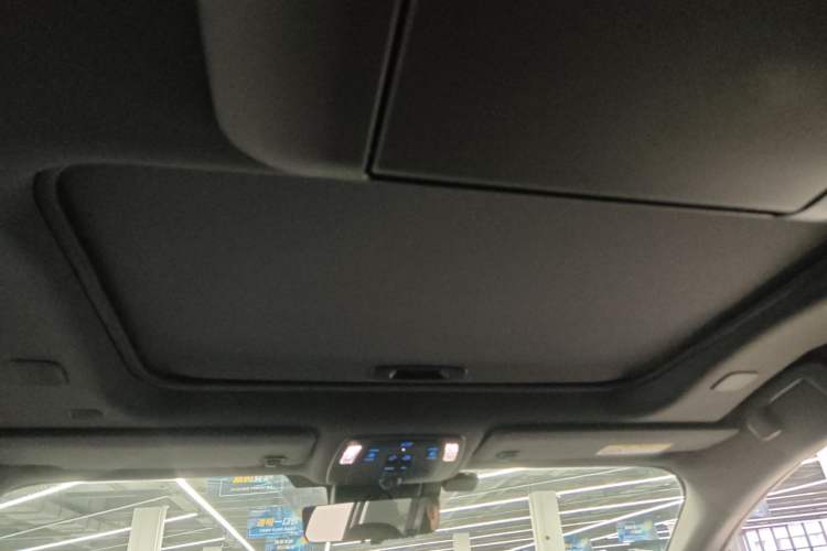 Used Toyota SIENNA 2021 2.5L Hybrid Platinum Edition Headliner