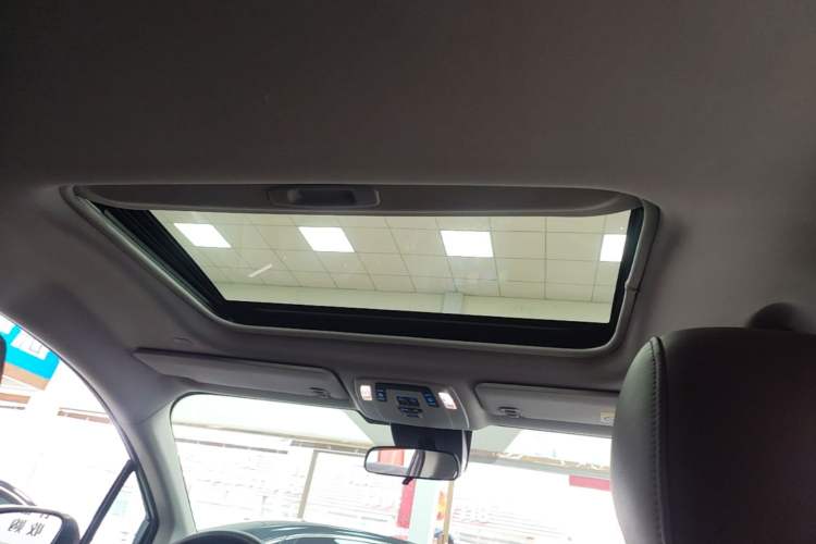Used Toyota SIENNA 2021 2.5L Hybrid Comfort Edition Headliner