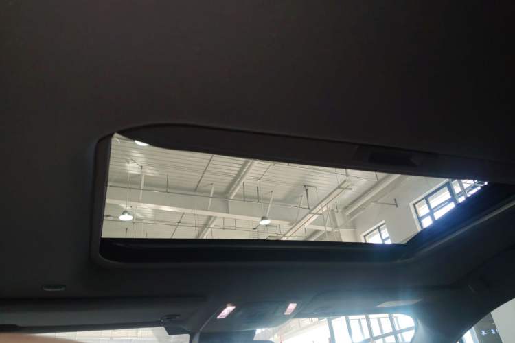 Used Toyota SIENNA 2021 2.5L Hybrid Premium Edition Headliner