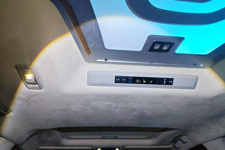 Used Toyota SIENNA 2021 2.5L Hybrid Comfort Edition Headliner