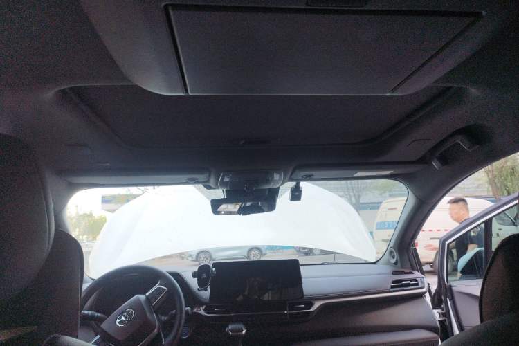 Used Toyota SIENNA 2021 2.5L Hybrid Platinum Edition Headliner