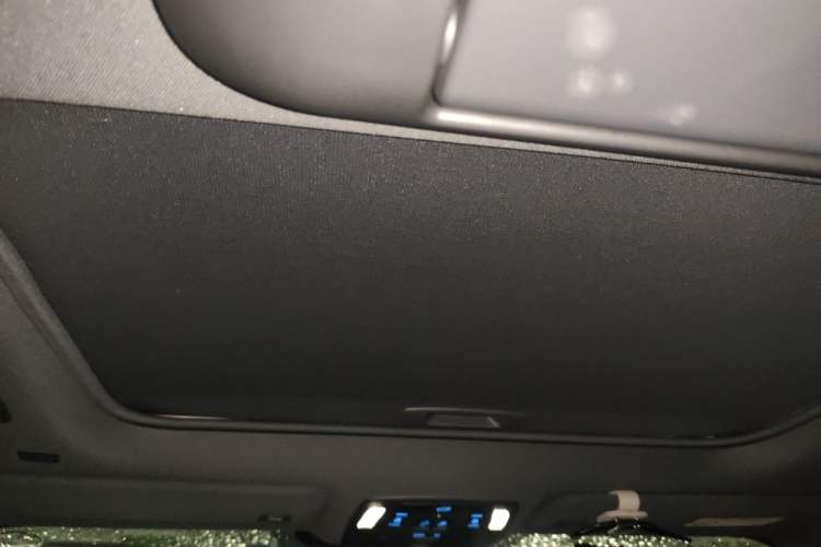 Used Toyota SIENNA 2021 2.5L Hybrid Platinum Edition Headliner
