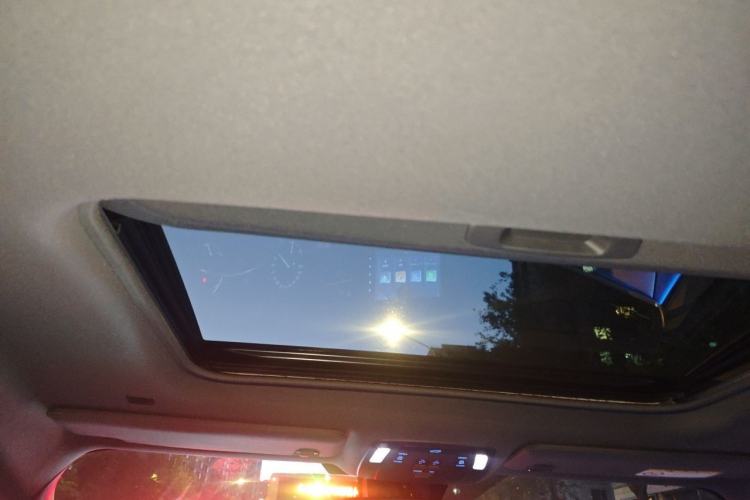 Used Toyota SIENNA 2021 2.5L Hybrid Luxury Edition Headliner