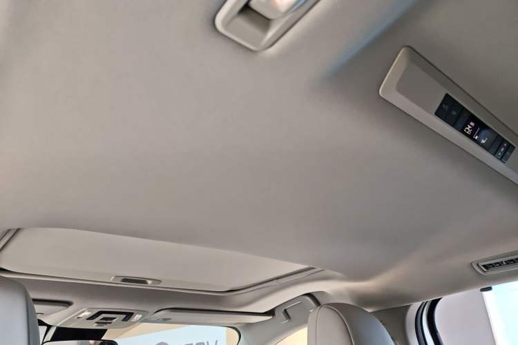 Used Toyota SIENNA 2021 2.5L Hybrid Comfort Edition Headliner
