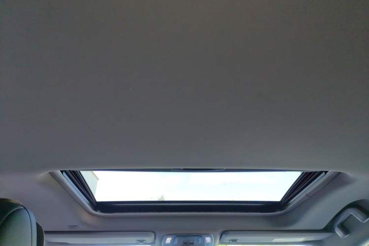 Used Toyota SIENNA 2021 2.5L Hybrid Premium Edition Headliner