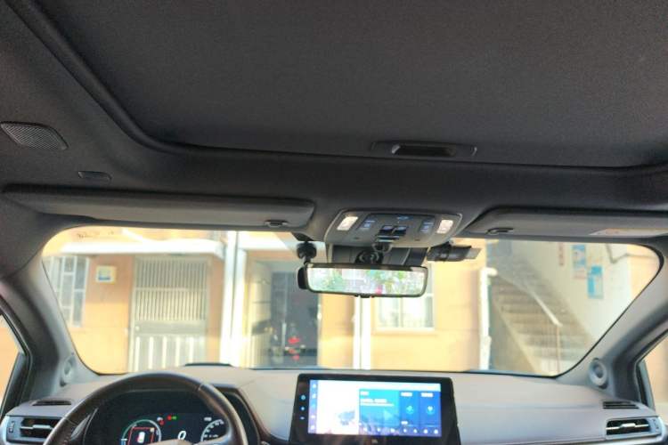 Used Toyota SIENNA 2021 2.5L Hybrid Platinum Edition Headliner