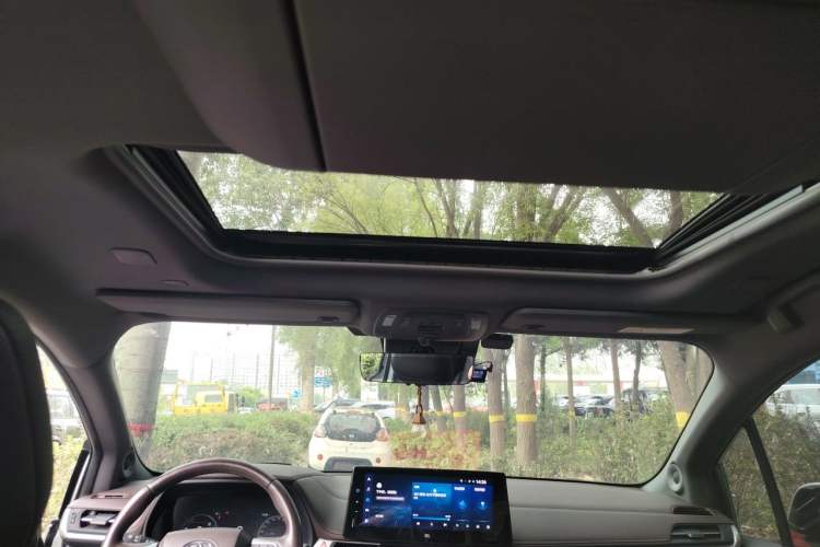 Used Toyota SIENNA 2021 2.5L Hybrid Platinum Edition Headliner