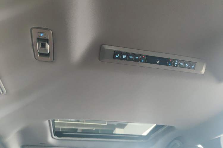 Used Toyota SIENNA 2021 2.5L Hybrid Premium Edition Headliner