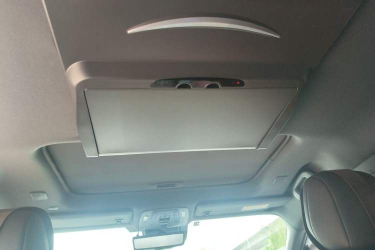 Used Toyota SIENNA 2021 2.5L Hybrid Platinum Edition Headliner