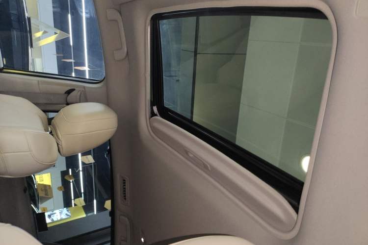Used Toyota SIENNA 2021 2.5L Hybrid Comfort Edition Headliner