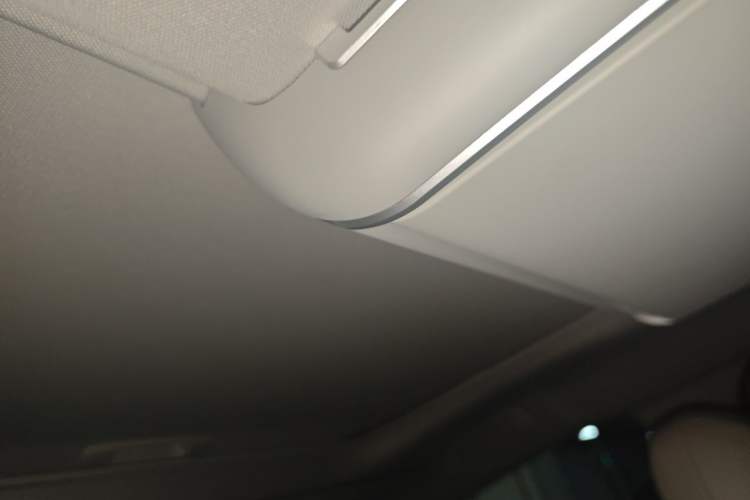 Used Toyota SIENNA 2021 2.5L Hybrid Comfort Edition Headliner