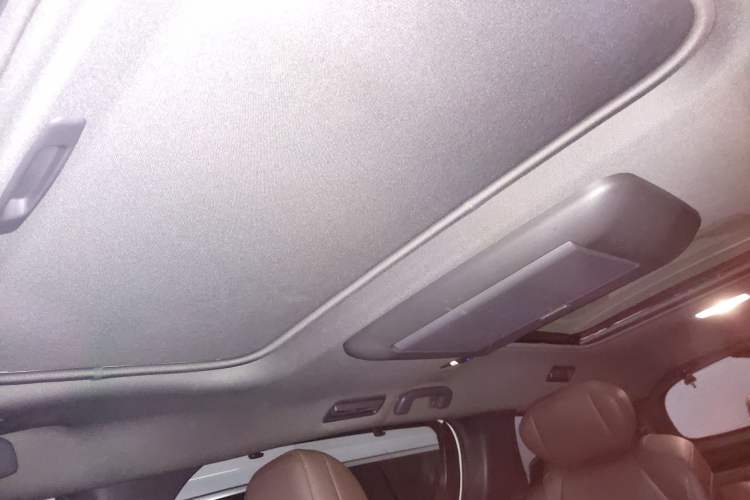 Used Toyota SIENNA 2021 2.5L Hybrid Platinum Edition Headliner