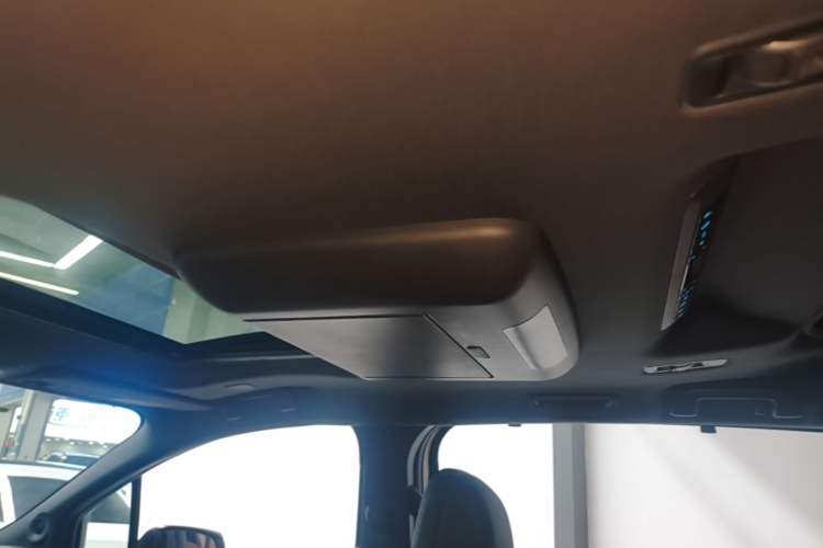 Used Toyota SIENNA 2021 2.5L Hybrid Platinum Edition Headliner