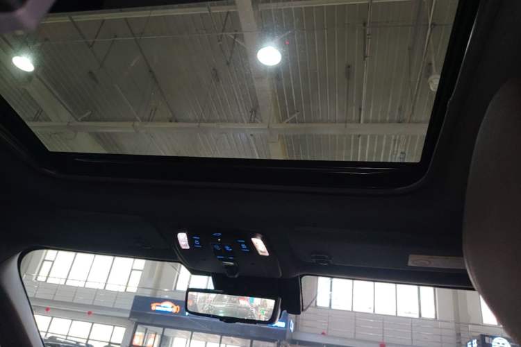 Used Toyota SIENNA 2021 2.5L Hybrid Platinum Edition Headliner