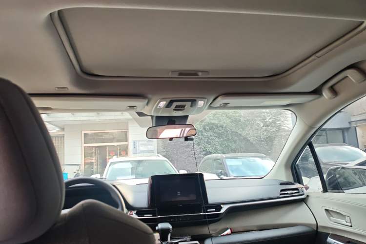 Used Toyota SIENNA 2021 2.5L Hybrid Comfort Edition Headliner