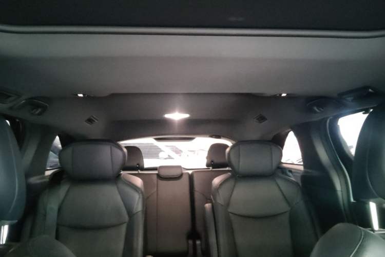 Used Toyota SIENNA 2021 2.5L Hybrid Premium Edition Headliner