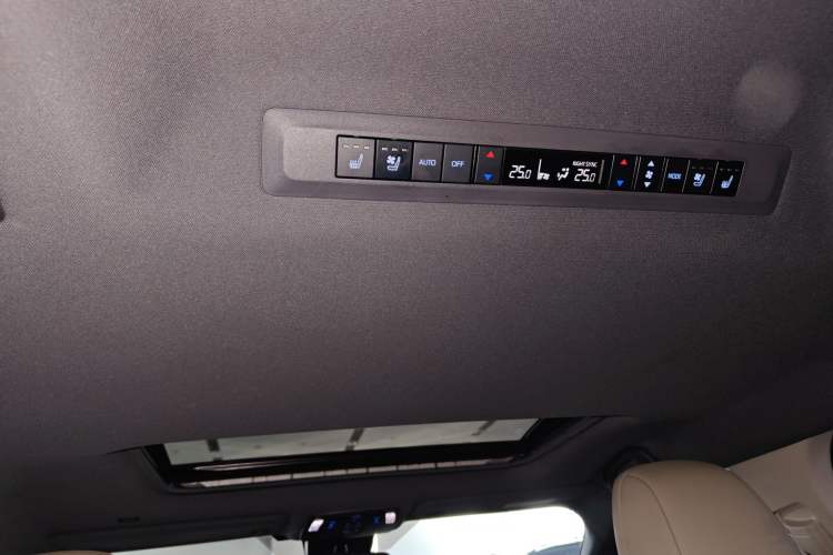 Used Toyota SIENNA 2021 2.5L Hybrid Premium Edition Headliner