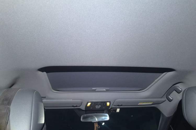Used Toyota SIENNA 2021 2.5L Hybrid Premium Edition Headliner