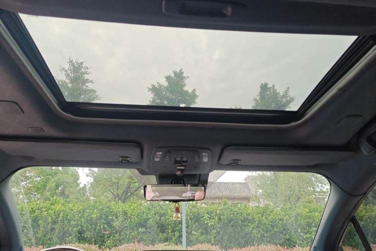 Used Toyota SIENNA 2021 2.5L Hybrid Platinum Edition Headliner