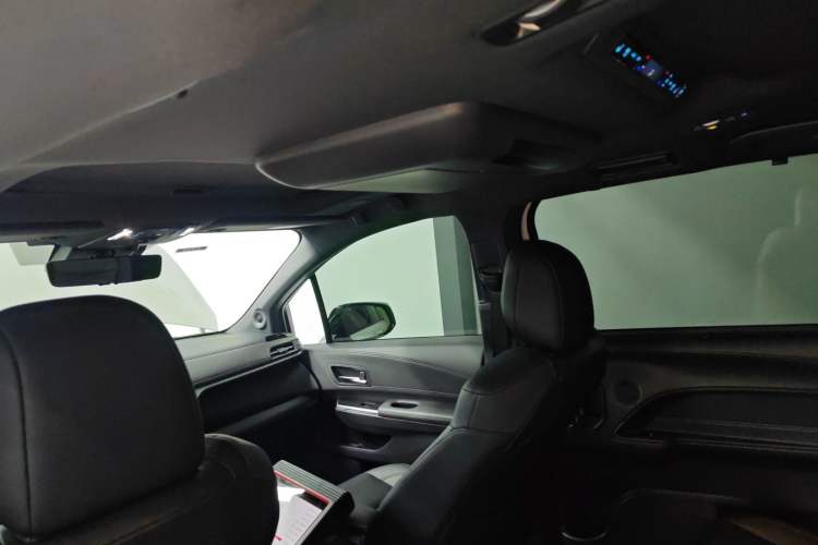Used Toyota SIENNA 2021 2.5L Hybrid Platinum Edition Headliner