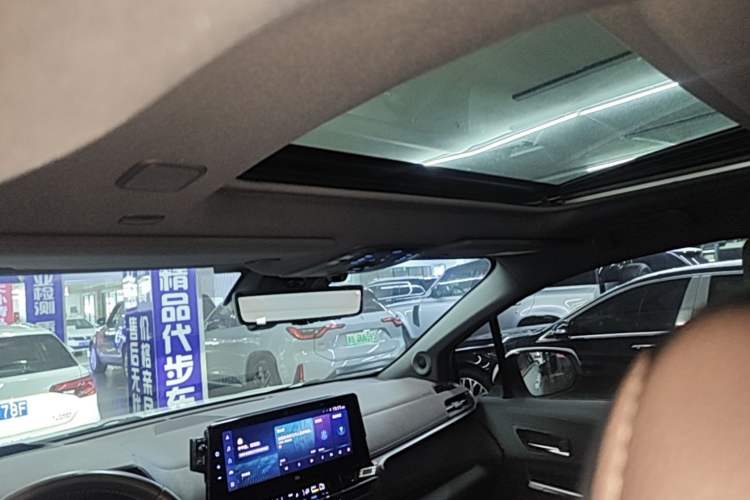 Used Toyota SIENNA 2021 2.5L Hybrid Platinum Edition Headliner