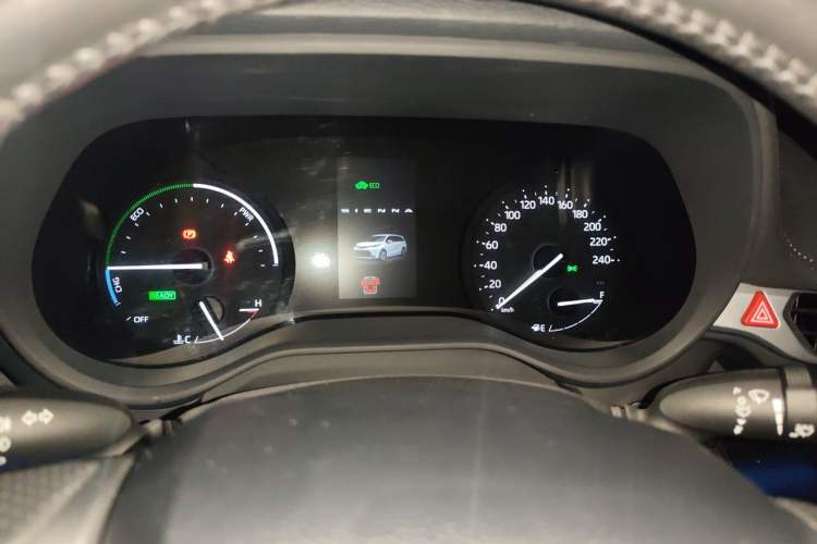 Used Toyota SIENNA 2021 2.5L Hybrid Premium Edition Instrument Cluster