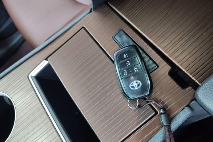 Used Toyota SIENNA 2021 2.5L Hybrid Comfort Edition Interior 1