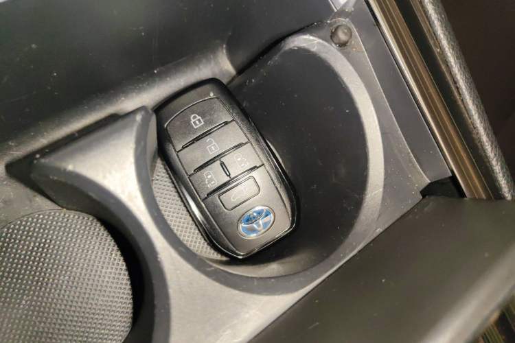 Used Toyota SIENNA 2021 2.5L Hybrid Platinum Edition Interior 1