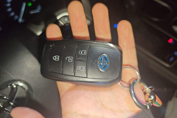 Used Toyota SIENNA 2021 2.5L Hybrid Comfort Edition Interior 1