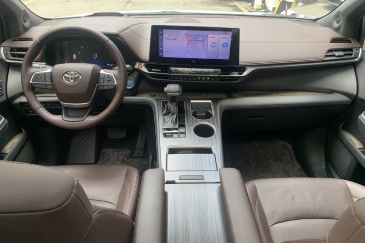 Used Toyota SIENNA 2021 2.5L Hybrid Platinum Edition Interior 1
