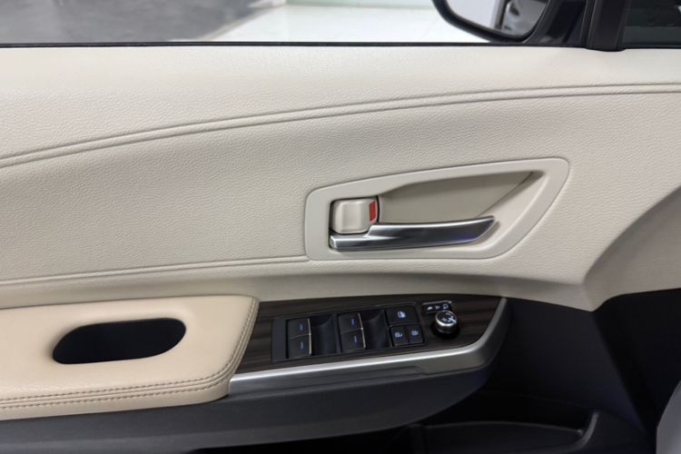 Used Toyota SIENNA 2021 2.5L Hybrid Ultimate Edition Interior 1